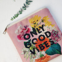 kosmetichka-kvadratna-basic-only-good-vibes-16x16-sm-kb_19m007_sbr