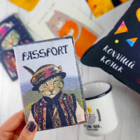 obkladinka-na-pasport-kot-v-natsionalnom-kostyume-pd_15ukr006_br