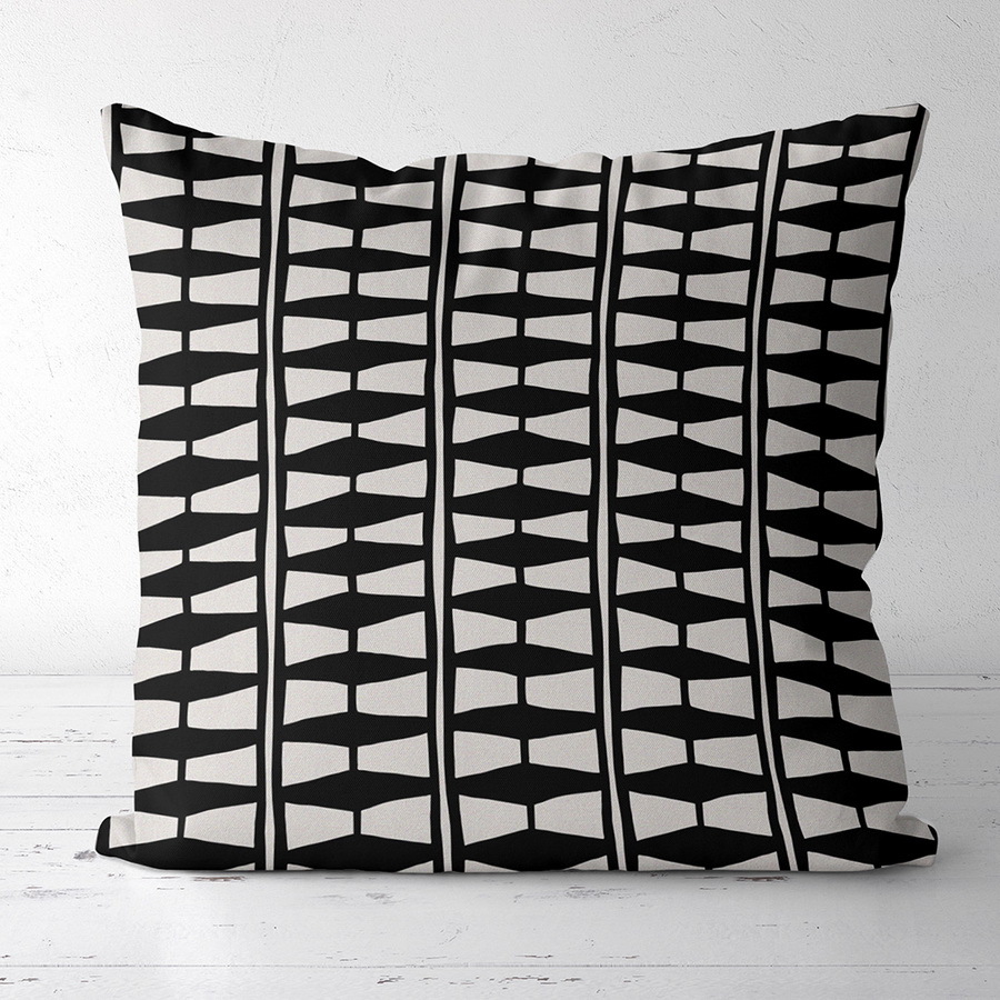 Подушка з принтом габардинова Black and white ornament 30x30 см (3P_CASA002)