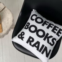 podushka-z-printom-gabardinova-coffee-books-rain-50x50-sm-5p_cof011