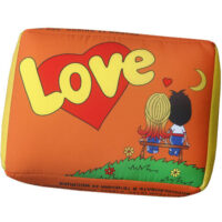 podushka-zhvachka-love-pomarancheva-50h36h17-sm-xlp_l005