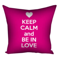 podushka-z-printom-gabardinova-keep-calm-and-be-in-love-30x30-sm-3p_15l014