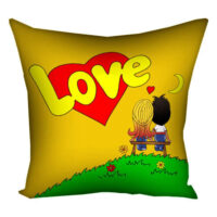 podushka-z-printom-gabardinova-love-is-zhovta-50x50-sm-5p_17lv002