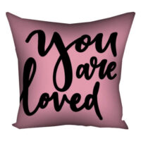 podushka-z-printom-gabardinova-you-are-loved-30x30-sm-3p_18l076