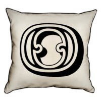 podushka-z-mishkovini-letter-o-45x45-sm-45phb_abc029_wh