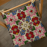 podushka-na-stilets-ukrayinskij-kvitkovij-ornament-40x40x4-sm-pz_22u008