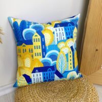 podushka-divanna-z-oksamitu-zhovto-blakitne-misto-45x45-sm-45bp_22s012