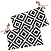 kosmetichka-zhinocha-chorno-bilij-geometrichnij-romb-20h12-sm-k_16a076