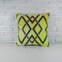 podushka-divanna-z-oksamitu-ornament-iz-rombiv-na-zhovtomu-foni-45x45-sm-45bp_aw005