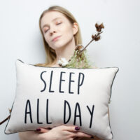 podushka-interyerna-z-mishkovini-sleep-all-day-45x32-sm-43phb_20f002