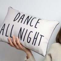 podushka-interyerna-z-mishkovini-dance-all-night-45x32-sm-43phb_20f001