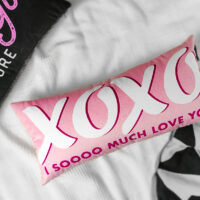 podushka-dekorativna-oksamitova-hoho-i-soooo-much-love-you-50x24-sm-52bp_21l010