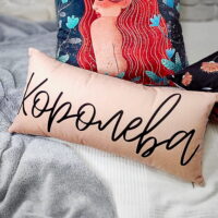 podushka-dekorativna-oksamitova-koroleva-50x24-sm-52bp_21m004