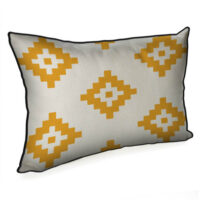 podushka-interyerna-z-mishkovini-zhovti-geometrichni-rombi-na-bilomu-foni-45x32-sm-43phb_casa003