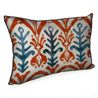 podushka-interyerna-z-mishkovini-chervonij-sinij-ornament-45x32-sm-43phb_sea005