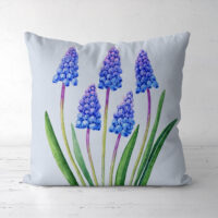podushka-dekorativna-soft-vesnyani-kviti-muskari-45x45-sm-45pst_23m065
