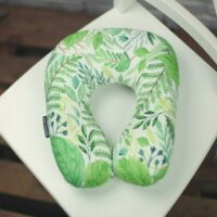dorozhnya-podushka-gilki-z-zelenim-listyam-na-bilomu-tli-32x30-sm-dop_16j045