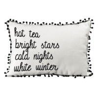 podushka-iz-mishkovini-z-pomponami-hot-tea-bright-stars-cold-nights-white-winter-45x32-sm-43phbp_22ng005