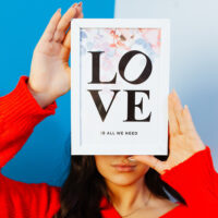 poster-u-ramtsi-love-is-all-we-need-15h21sm-a5-wmt5_20l006