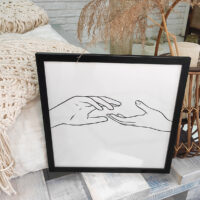 poster-u-ramtsi-vizmi-mene-za-ruku-30x30-sm-kmt_21l010_bl