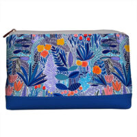 kosmetichka-dorozhnya-zhinocha-lovely-kvitkovij-nastrij-26x15x8-sm-kk_ili021_si