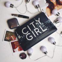 kosmetichka-dorozhnya-zhinocha-lovely-city-girl-26x15x8-sm-kk_urb004_bl