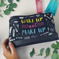 kosmetichka-dorozhnya-zhinocha-lovely-wake-up-and-make-up-26x15x8-sm-kk_urb011_bl