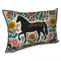 podushka-interyerna-z-mishkovini-tantsyuyuchij-kin-45x32-sm