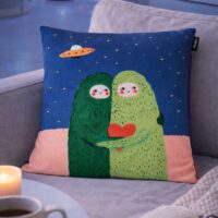 podushka-z-printom-gabardinova-ti-mij-vsesvit-40h40-sm-2